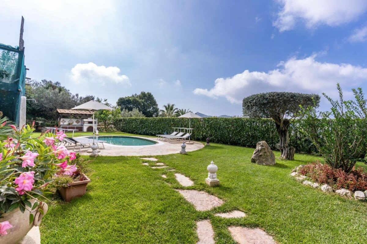 Villa Mimosa Rustic Elegance Views & Pool ماسّا لوبْرينسِ المظهر الخارجي الصورة