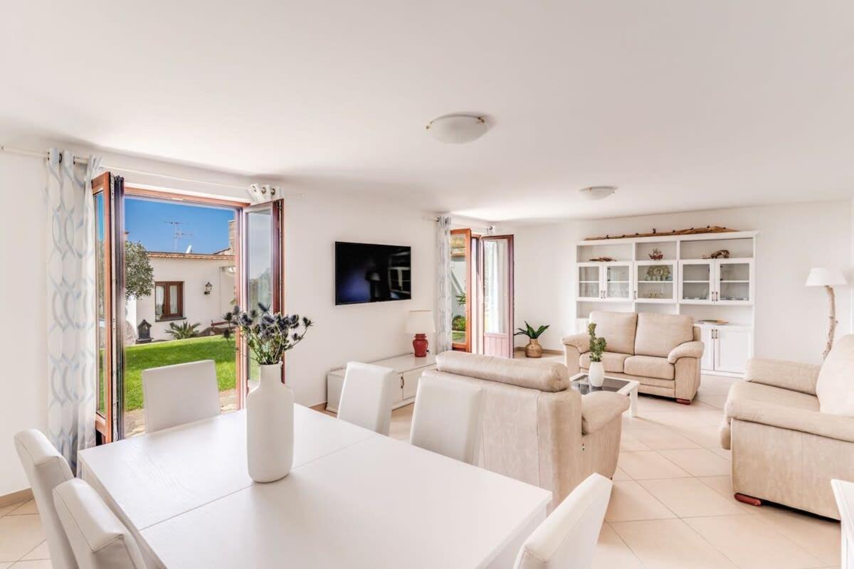 Villa Mimosa Rustic Elegance Views & Pool ماسّا لوبْرينسِ المظهر الخارجي الصورة